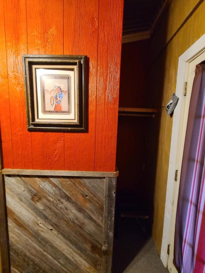 Buffalo Girls Hotel Кантон Экстерьер фото