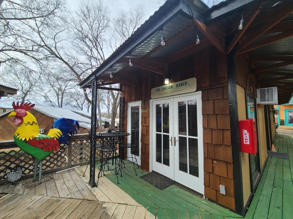 Buffalo Girls Hotel Кантон Экстерьер фото