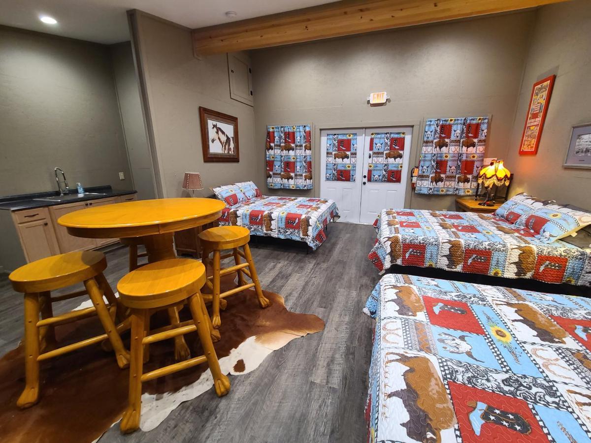 Buffalo Girls Hotel Кантон Экстерьер фото
