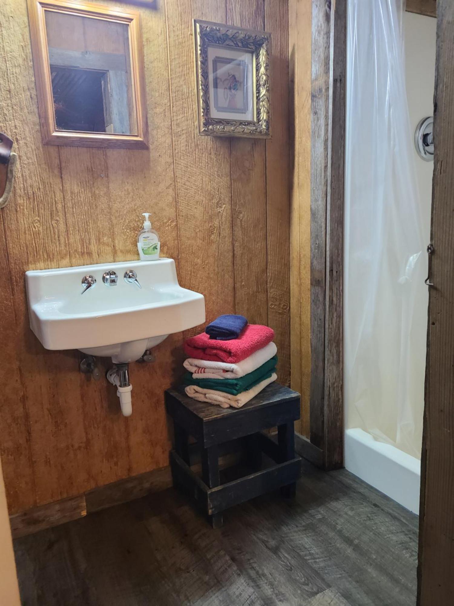 Buffalo Girls Hotel Кантон Экстерьер фото